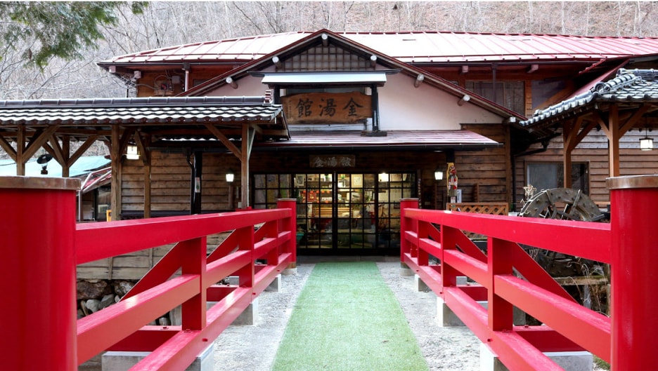 伊藤博文を筆頭に明治憲法が草案された秘湯 霧積温泉 金湯館